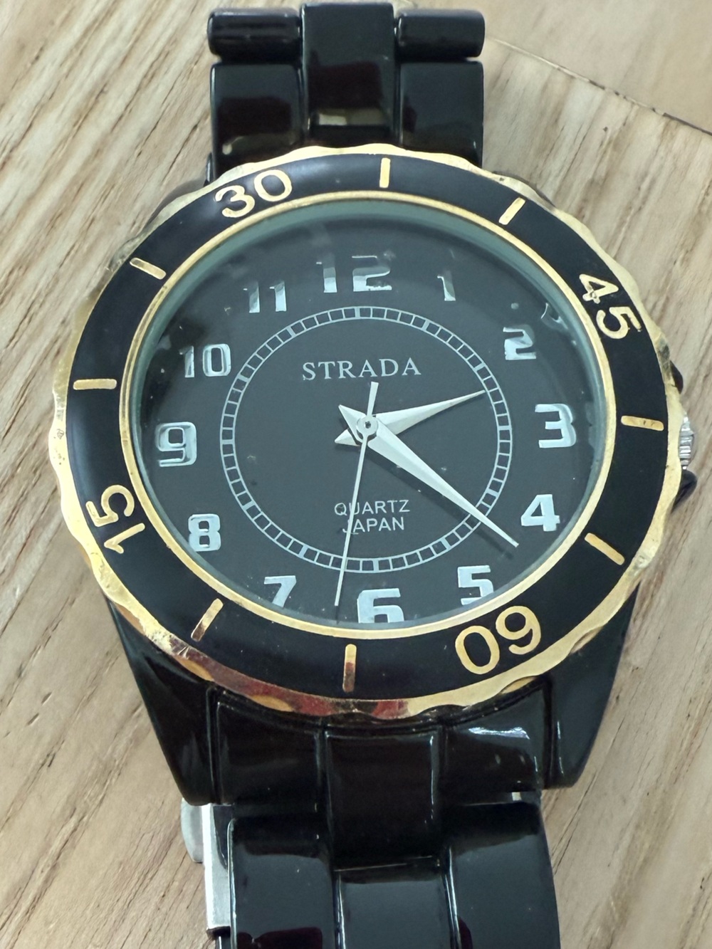 Strada black dial black link fashion watch NEW BATTERY